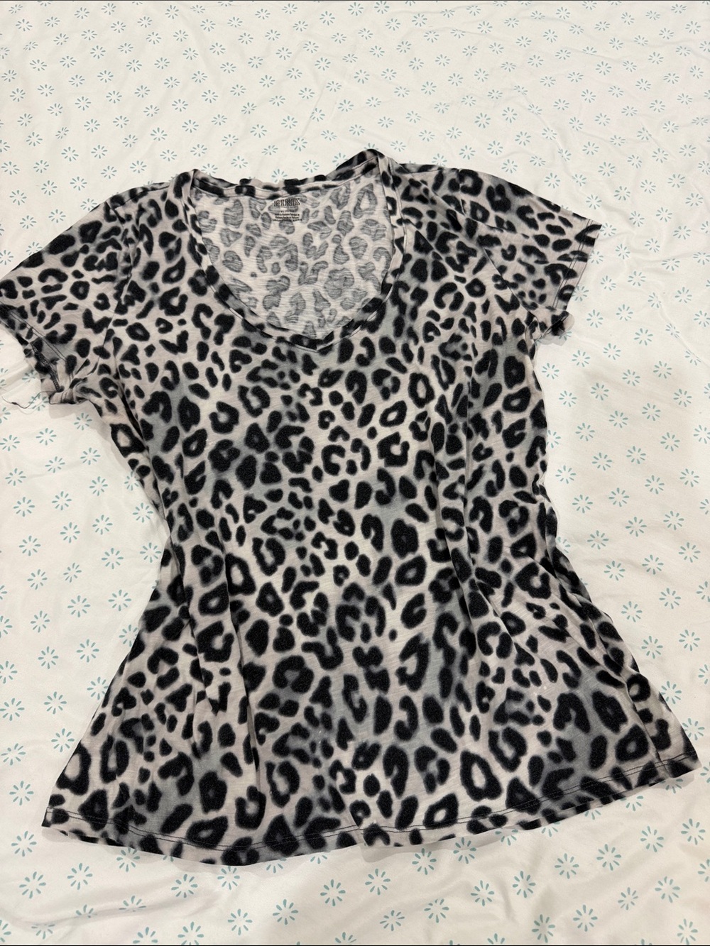 PINK Victoria’s Secret tee size M